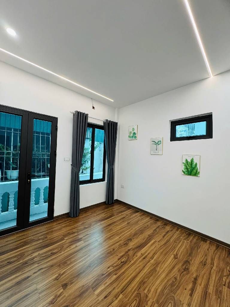 Bán nhà Đông Hưng - diện tích 31m2 4 tầng - ô tô qua lại - giá 4,7 tỷ