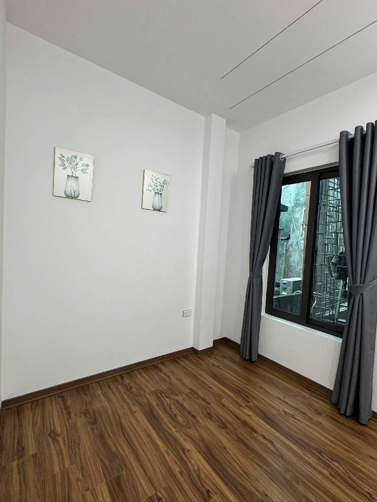 Bán nhà Đông Hưng - diện tích 31m2 4 tầng - ô tô qua lại - giá 4,7 tỷ