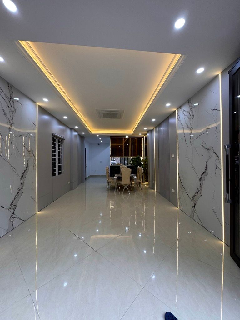 Bán nhà Nguyễn Chính - diện tích 45m2 5 tầng - Lô góc, kinh doanh sầm uất - giá 14,6 tỷ