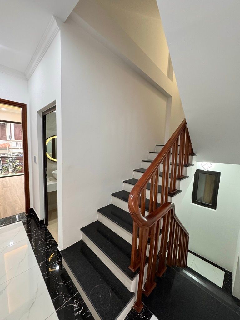 Bán nhà Nguyễn Chính - diện tích 45m2 5 tầng - Lô góc, kinh doanh sầm uất - giá 14,6 tỷ