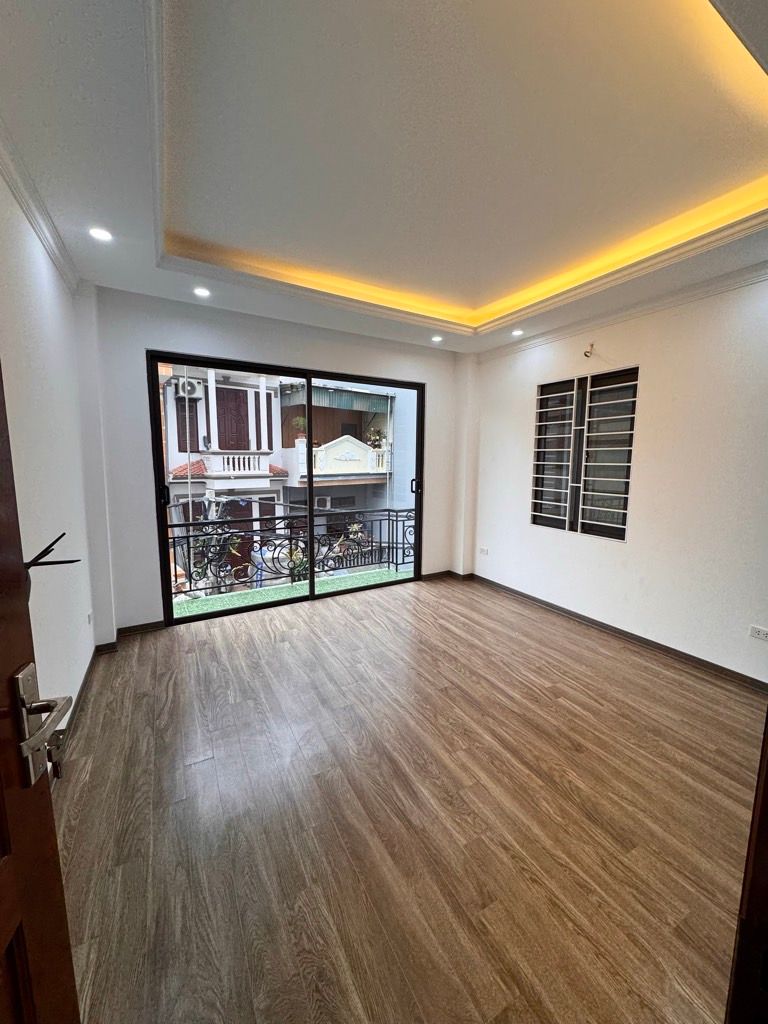 Bán nhà Nguyễn Chính - diện tích 45m2 5 tầng - Lô góc, kinh doanh sầm uất - giá 14,6 tỷ