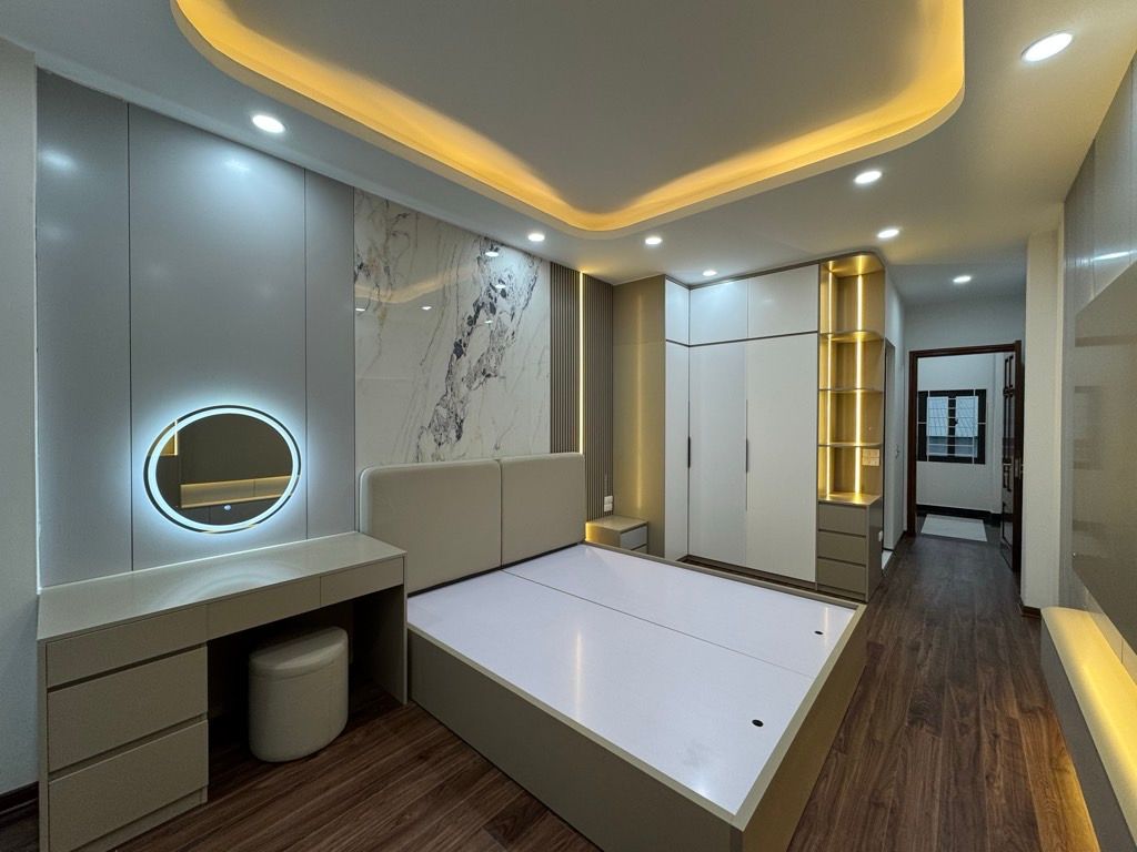 Bán nhà Nguyễn Chính - diện tích 45m2 5 tầng - Lô góc, kinh doanh sầm uất - giá 14,6 tỷ