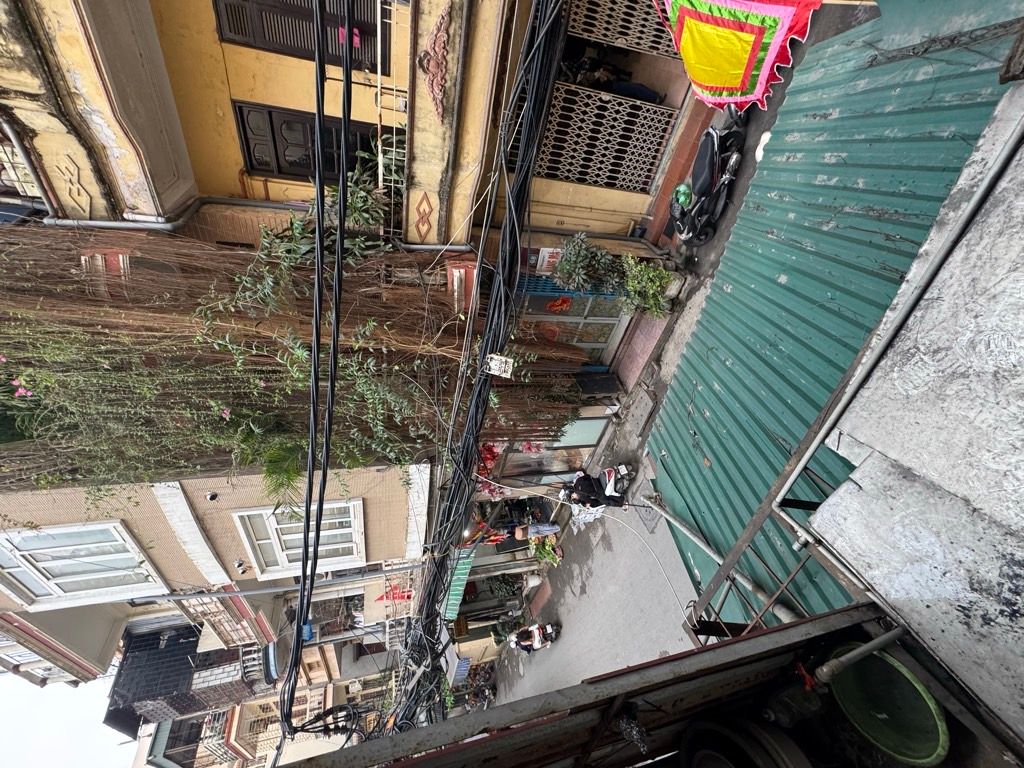 Bán nhà Thổ Quan - diện tích 24m2 2 tầng - Ô TÔ QUA NHÀ - giá 6,2 tỷ