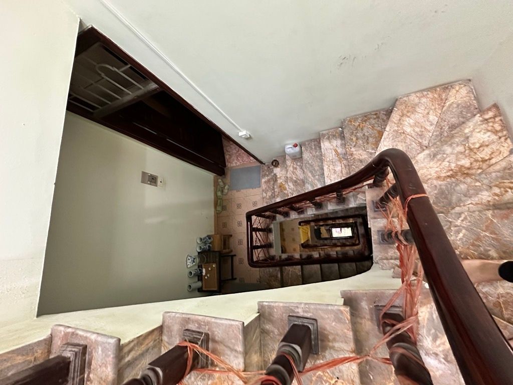 Bán nhà Thổ Quan - diện tích 26,6m2 5 tầng - Lô góc, ngõ nông - giá 7 tỷ