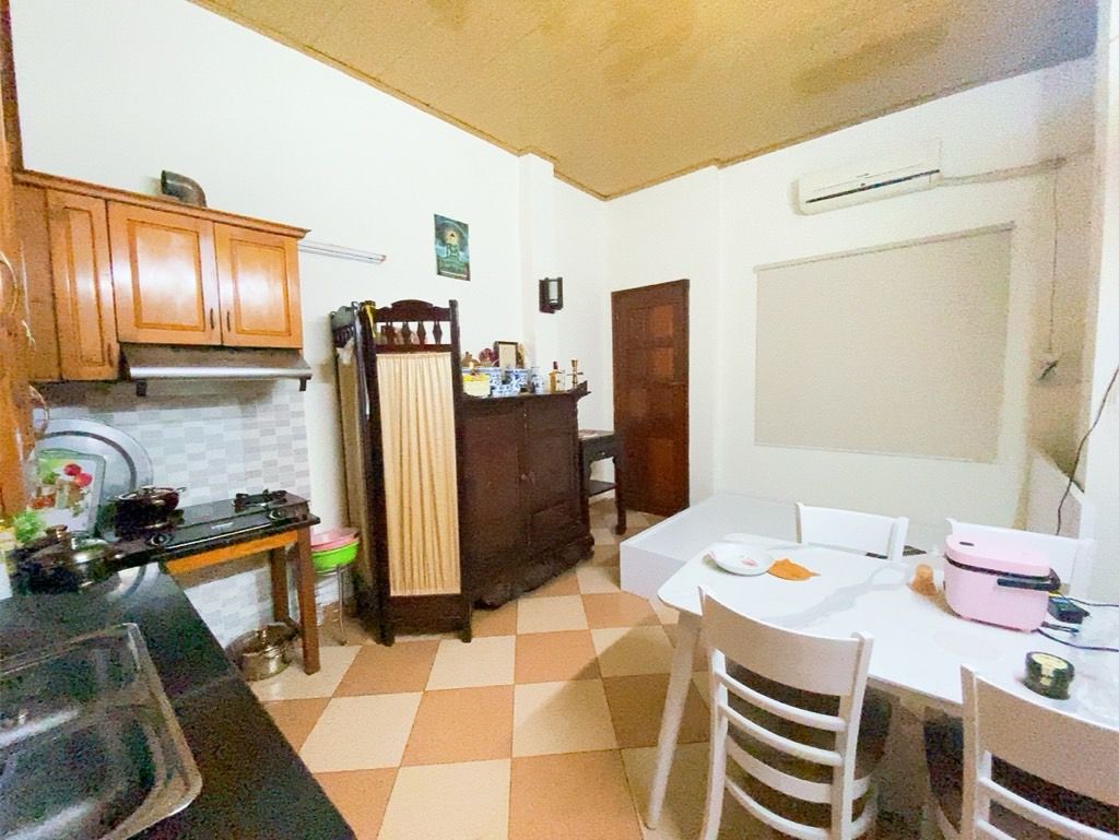 Bán nhà Nguyễn Xiển - diện tích 27m2 3 tầng - Ô TÔ TRÁNH - giá 4,4 tỷ