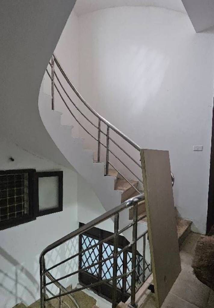 Bán nhà Võ Thị Sáu - diện tích 114m2 4 tầng - Ngõ ô tô tránh nhau - giá 17 tỷ