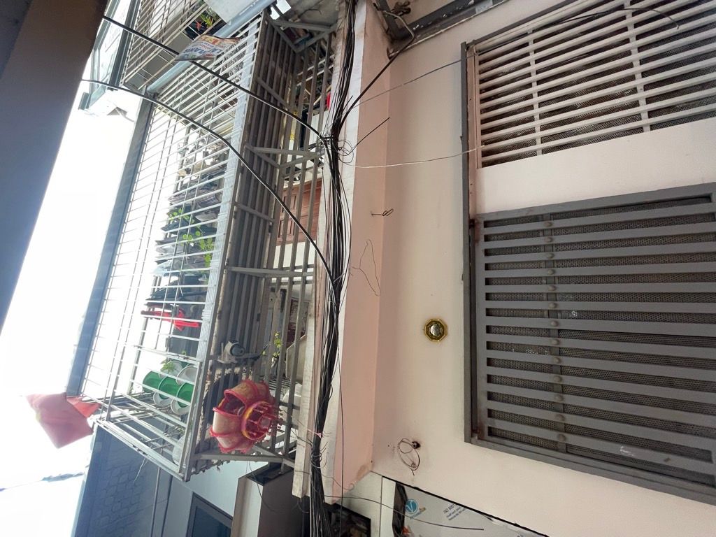 Bán nhà Lê Trọng Tấn - diện tích 64m2 2 tầng - ô tô đỗ cửa - giá 5,6 tỷ