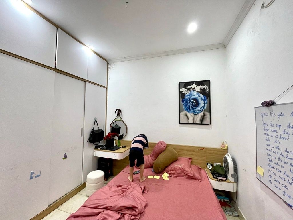 Bán nhà Lê Trọng Tấn - diện tích 64m2 2 tầng - ô tô đỗ cửa - giá 5,6 tỷ