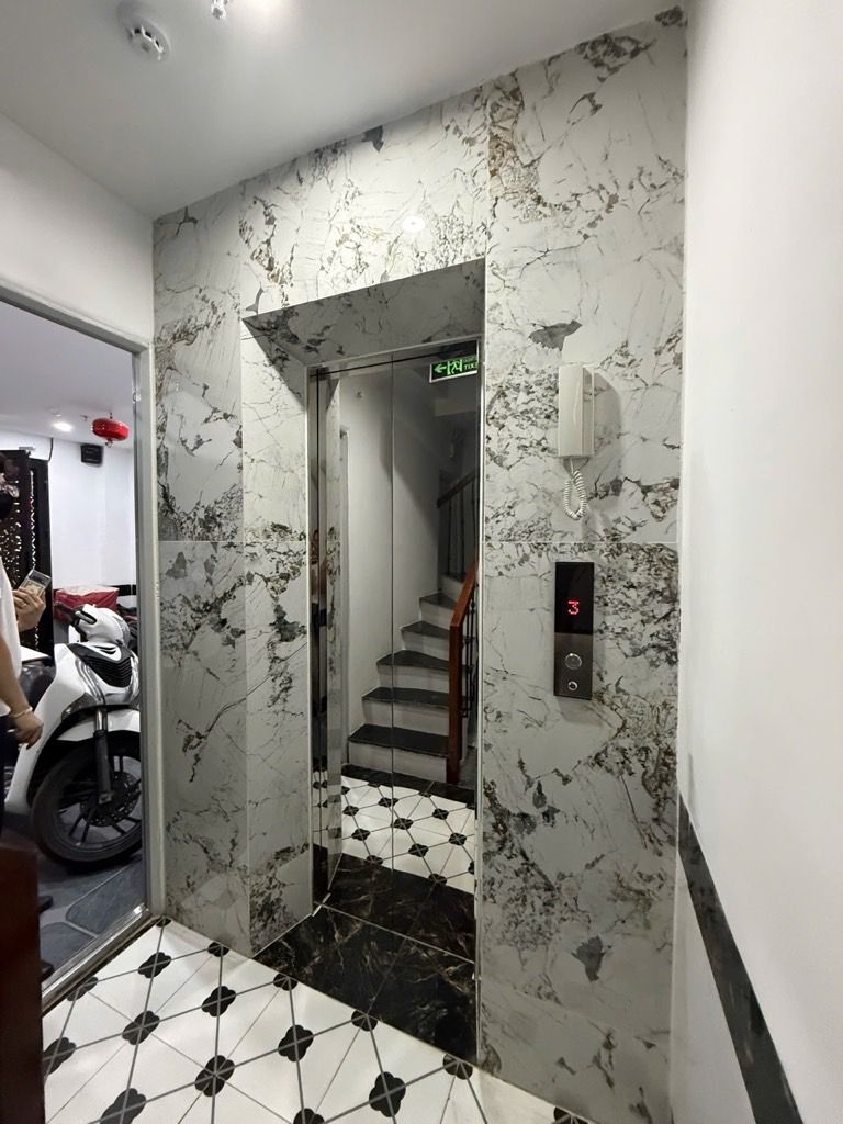 Bán nhà Bạch Mai - diện tích 41m2 6 tầng - Nhà mới xây, phố Trần Đại Nghĩa thông ra Bạch Mai - giá 13,4 tỷ