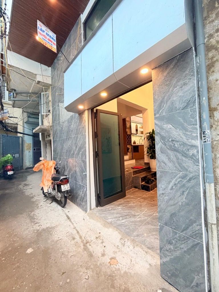 Bán nhà Minh Khai - diện tích 30m2 5 tầng - Ngõ thoáng, gần phố - giá 8,2 tỷ