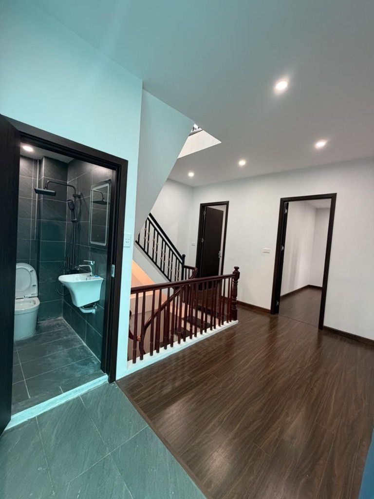 Bán nhà Minh Khai - diện tích 30m2 5 tầng - Ngõ thoáng, gần phố - giá 8,2 tỷ