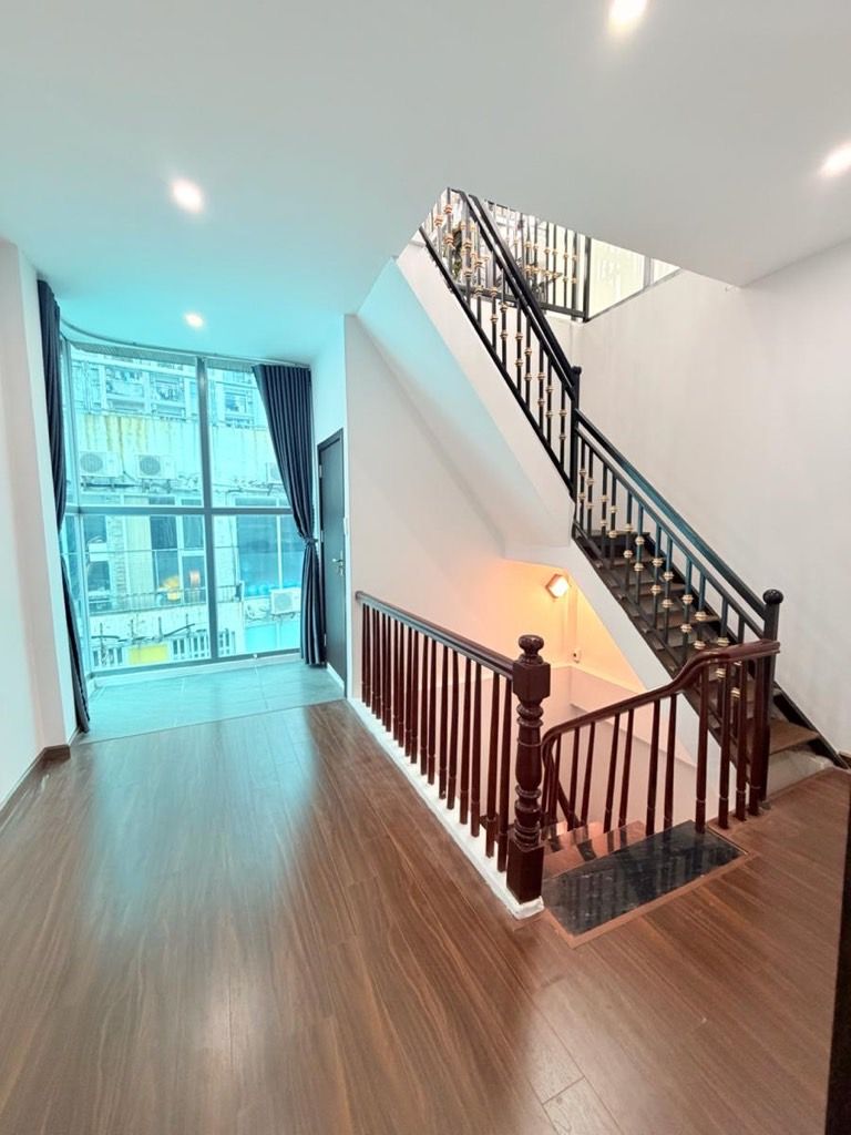 Bán nhà Minh Khai - diện tích 30m2 5 tầng - Ngõ thoáng, gần phố - giá 8,2 tỷ