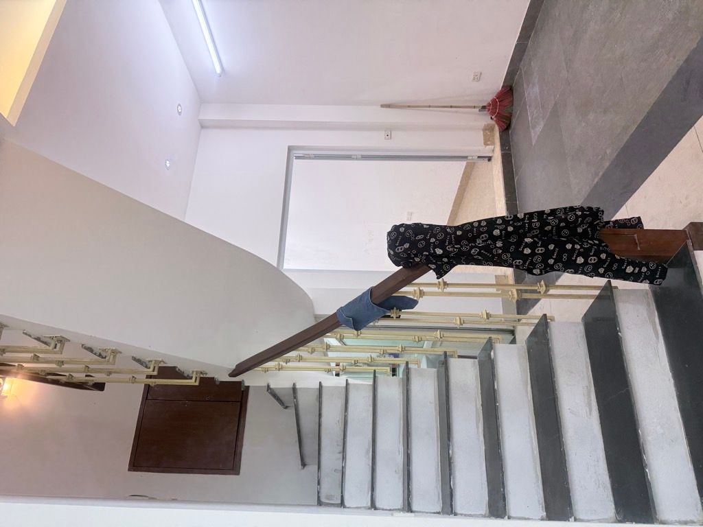 Bán nhà Lương Yên - diện tích 70m2 5 tầng - Ngõ thông nông rộng gần phố - giá 9,2 tỷ