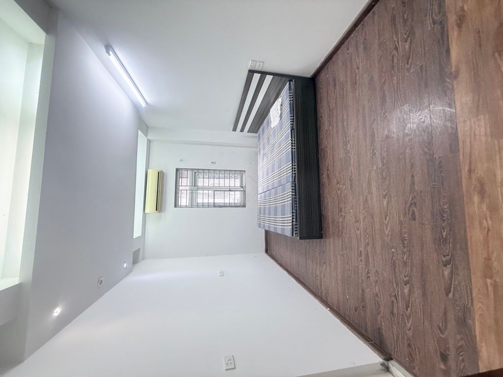 Bán nhà Lương Yên - diện tích 70m2 5 tầng - Ngõ thông nông rộng gần phố - giá 9,2 tỷ