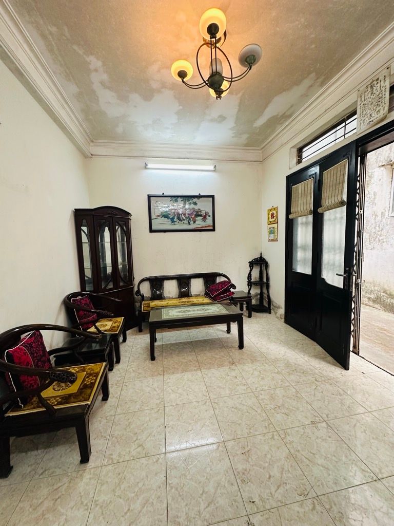 Bán nhà Hoàng Đạo Thành - diện tích 31m2 3 tầng - ô tô đỗ cửa - giá 3,95 tỷ