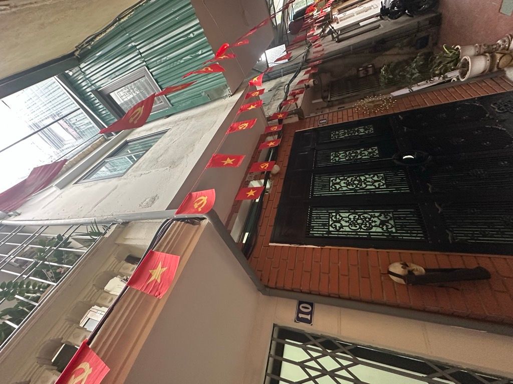 Bán nhà Thái Hà - diện tích 15m2 3 tầng - Ô tô đỗ cổng - giá 1,88 tỷ