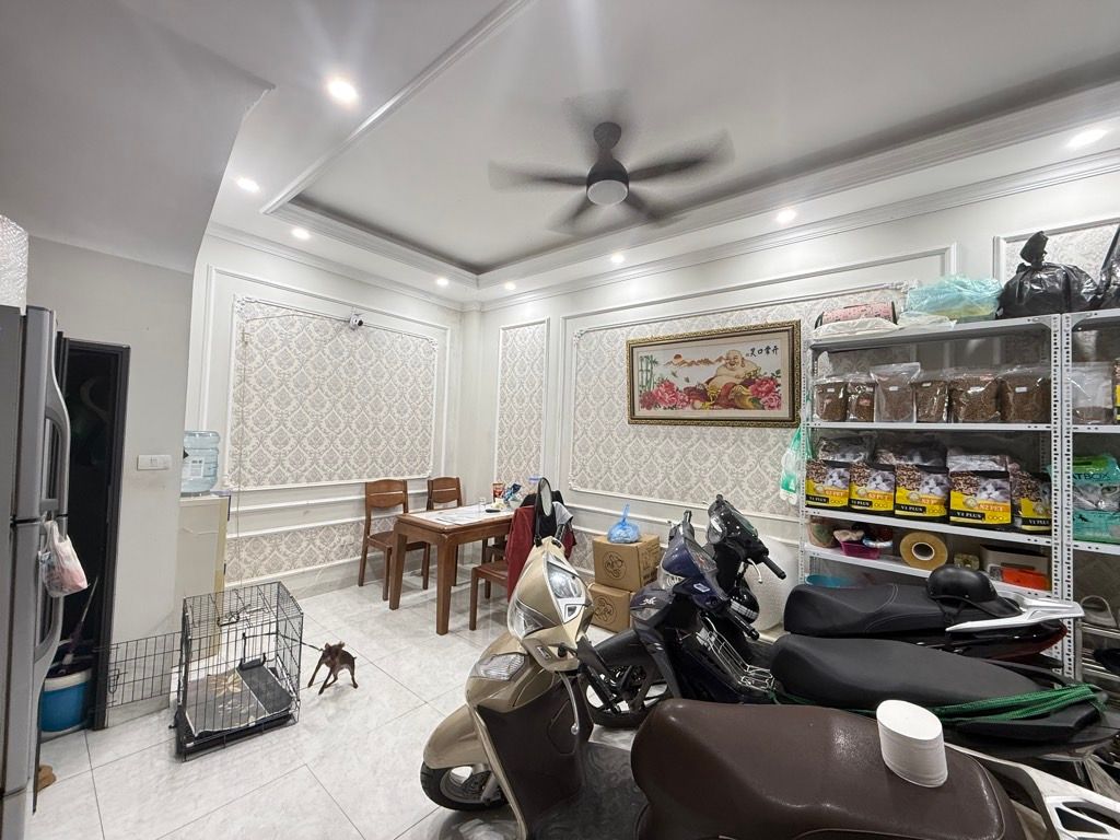 Bán nhà Nguyễn Đức Cảnh - diện tích 30m2 5 tầng - Nhà đẹp ở ngay - giá 8,5 tỷ