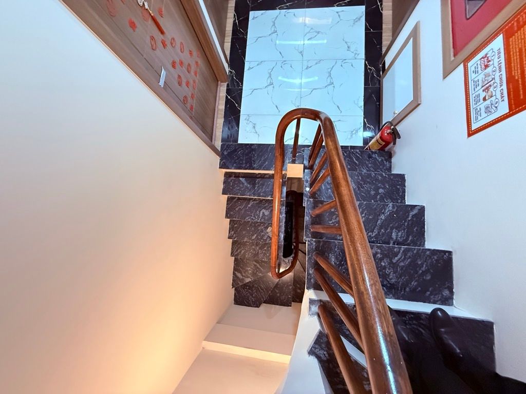 Bán nhà Hoàng Mai - diện tích 67m2 7 tầng - Cực hiếm - giá 21,4 tỷ