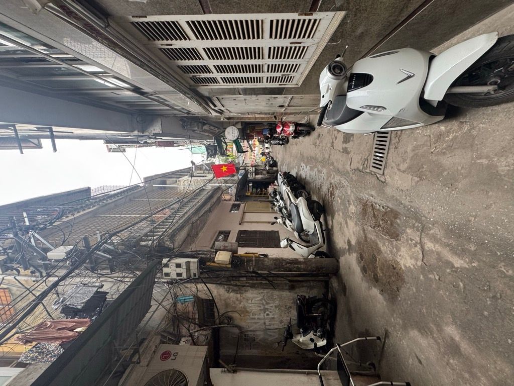 Bán nhà Nguyễn Trãi - diện tích 62m2 3 tầng - Ô tô đỗ cửa - giá 3,9 tỷ