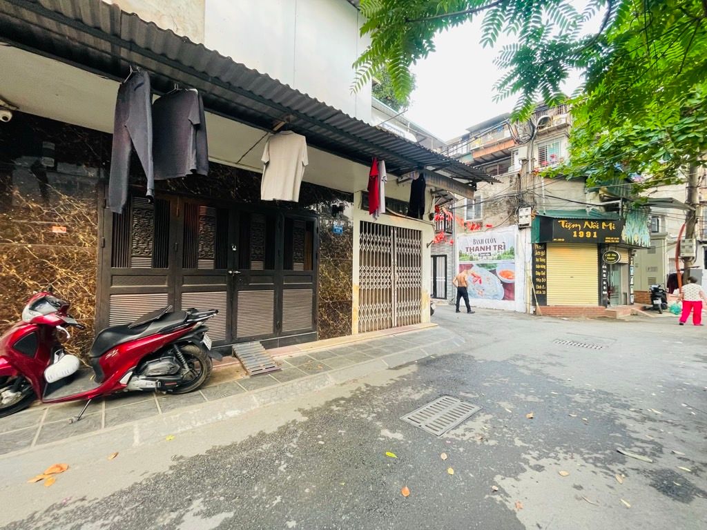 Bán nhà E6 Tập Thể Thanh Xuân Bắc - diện tích 54m2 1 tầng - Nhà đẹp chắc chắn - giá 5,8 tỷ