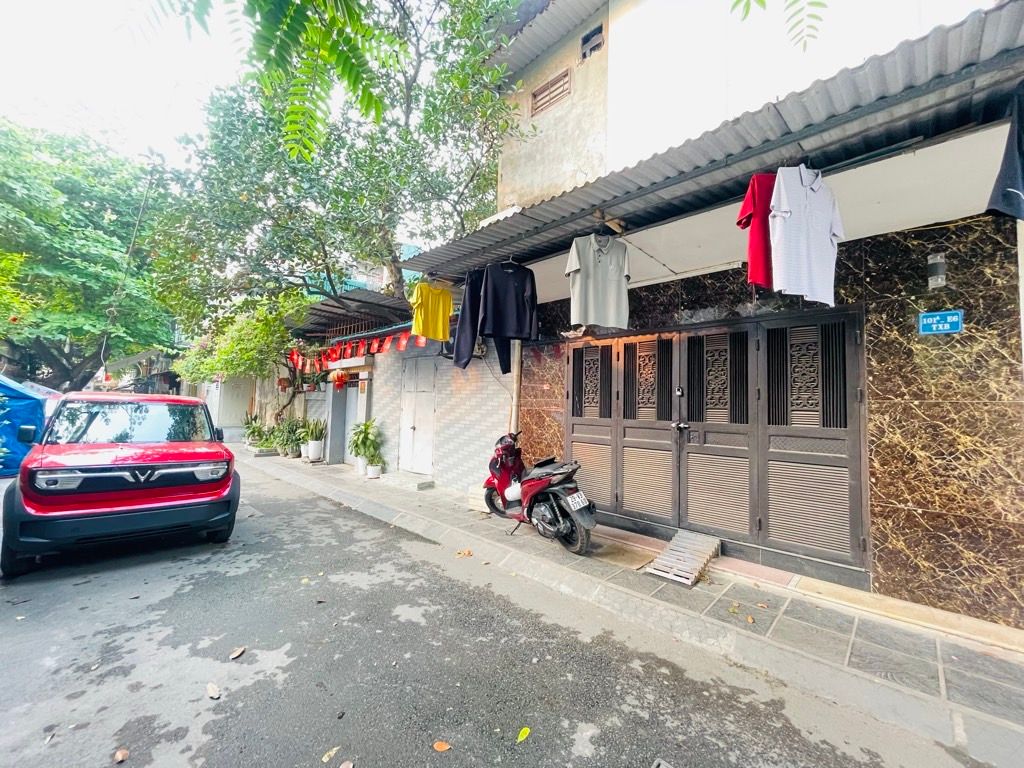 Bán nhà E6 Tập Thể Thanh Xuân Bắc - diện tích 54m2 1 tầng - Nhà đẹp chắc chắn - giá 5,8 tỷ