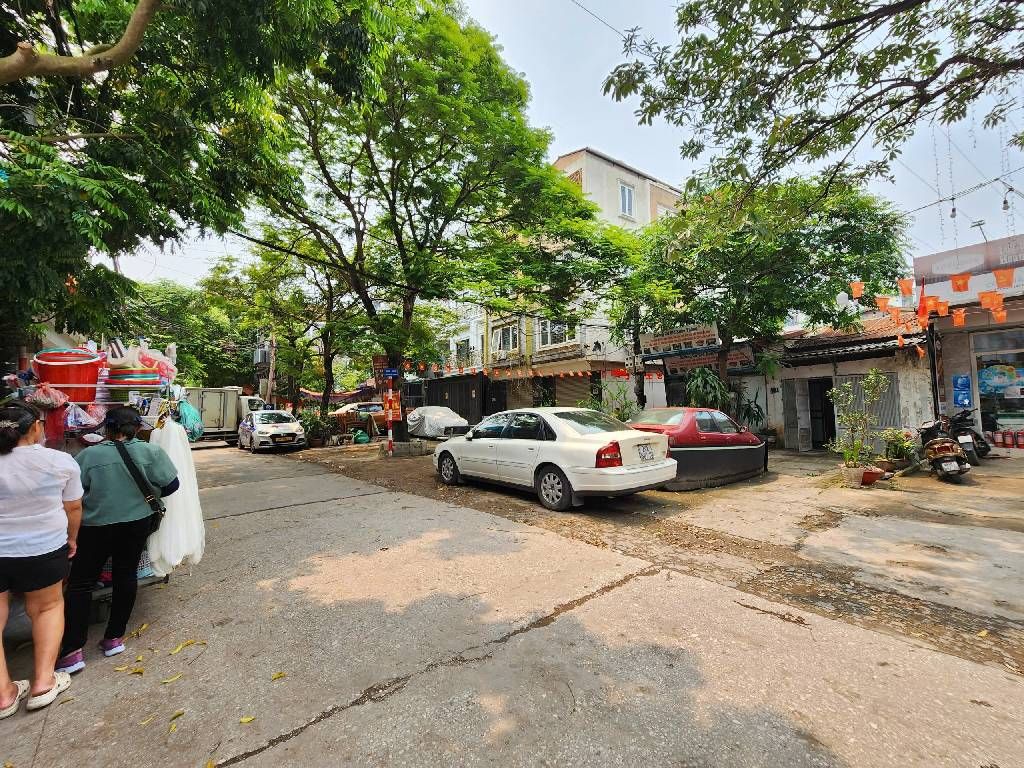 Bán nhà Nguyễn Chính - diện tích 30m2 5 tầng - ô tô tránh - giá 7,5 tỷ