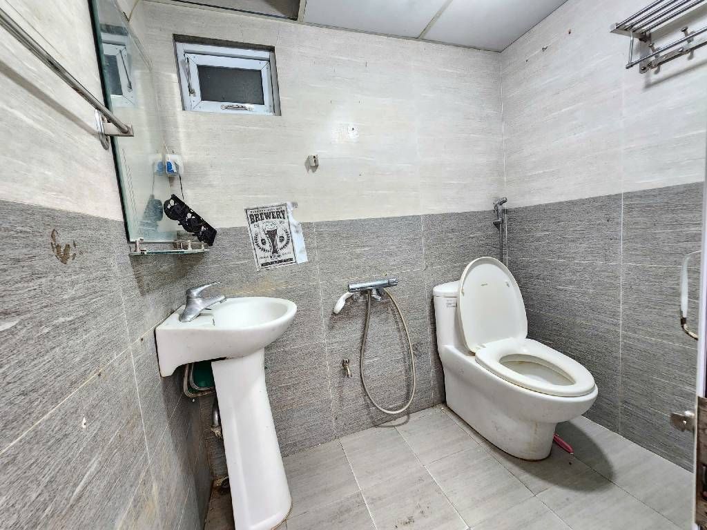 Bán nhà Tân Mai - diện tích 38.3m2 2 tầng - Căn hộ tập thể siêu rộng - giá 4,18 tỷ