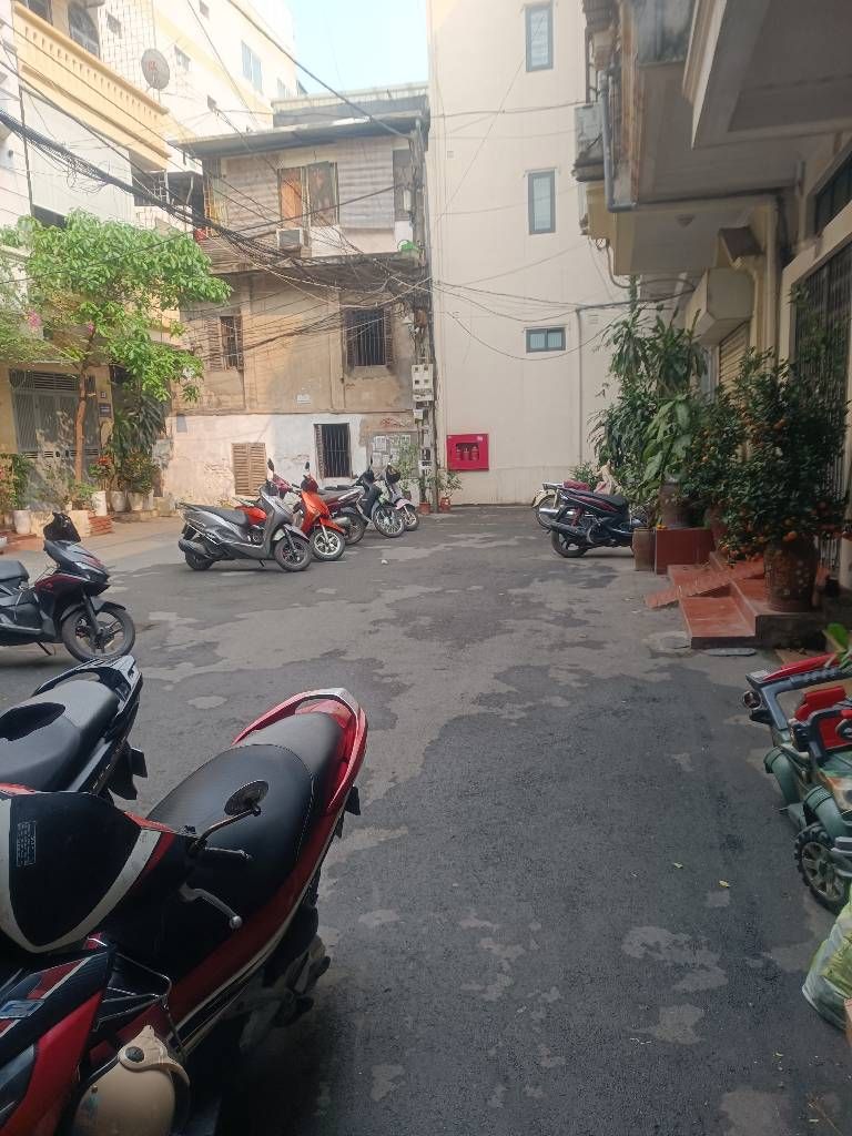 Bán nhà Nguyễn Lương Bằng - diện tích 32,6m2 4 tầng - Lô góc hai thoáng - giá 10,5 tỷ