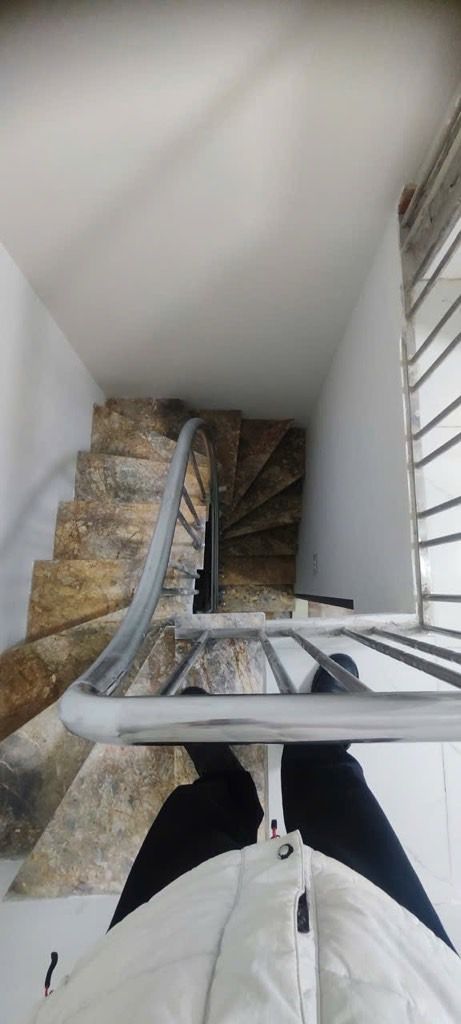 Bán nhà Yên Lãng - diện tích 7m2 4 tầng - Nhà 4 tầng chắc chắn, ngõ thoáng - giá 2,2 tỷ