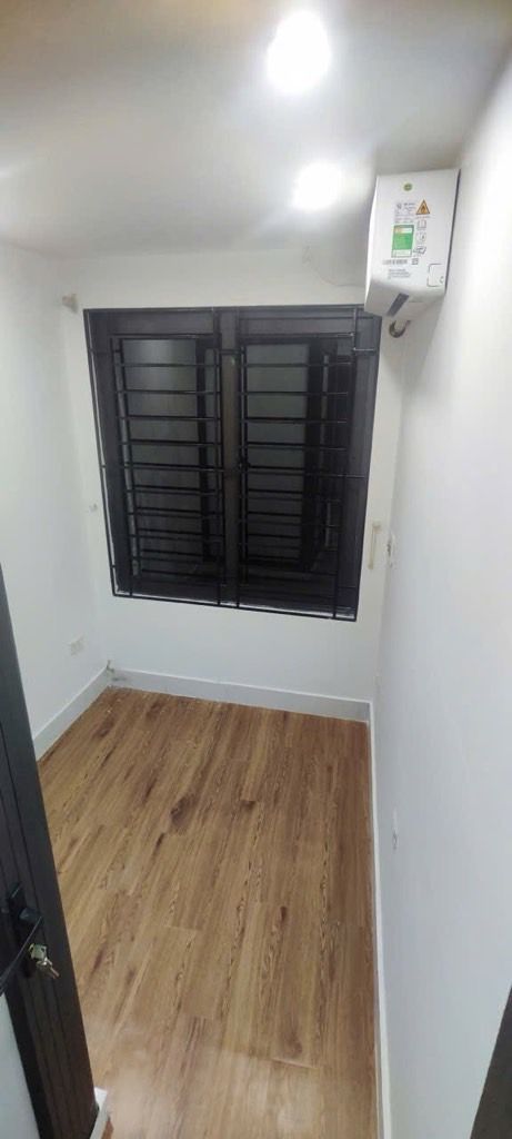 Bán nhà Yên Lãng - diện tích 7m2 4 tầng - Nhà 4 tầng chắc chắn, ngõ thoáng - giá 2,2 tỷ