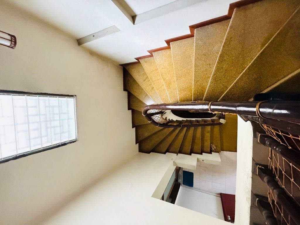 Bán nhà Đặng Trần Côn - diện tích 42.3m2 5 tầng - Nhà dân tự xây, mặt tiền rộng - giá 17,9 tỷ