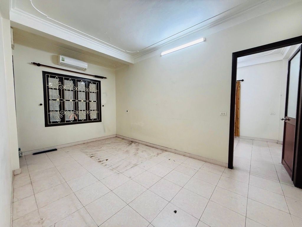 Bán nhà Đặng Trần Côn - diện tích 42.3m2 5 tầng - Nhà dân tự xây, mặt tiền rộng - giá 17,9 tỷ