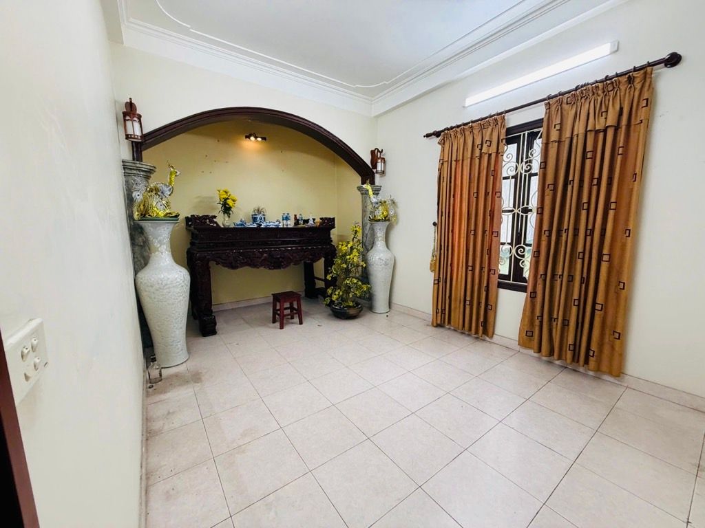 Bán nhà Đặng Trần Côn - diện tích 42.3m2 5 tầng - Nhà dân tự xây, mặt tiền rộng - giá 17,9 tỷ