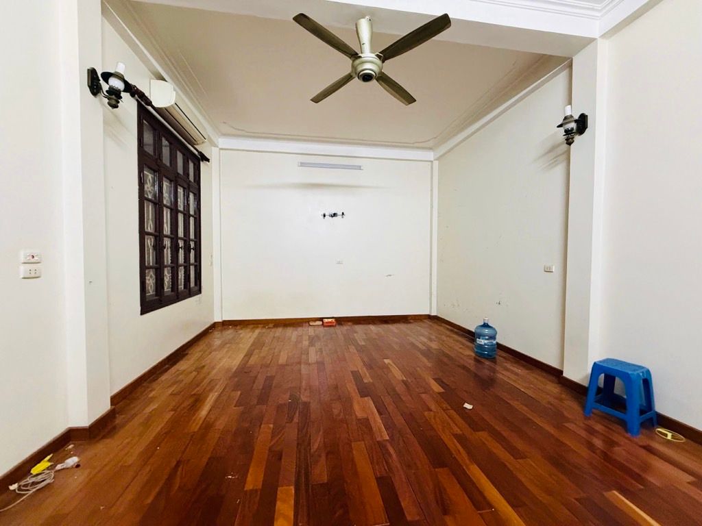 Bán nhà Đặng Trần Côn - diện tích 42.3m2 5 tầng - Nhà dân tự xây, mặt tiền rộng - giá 17,9 tỷ