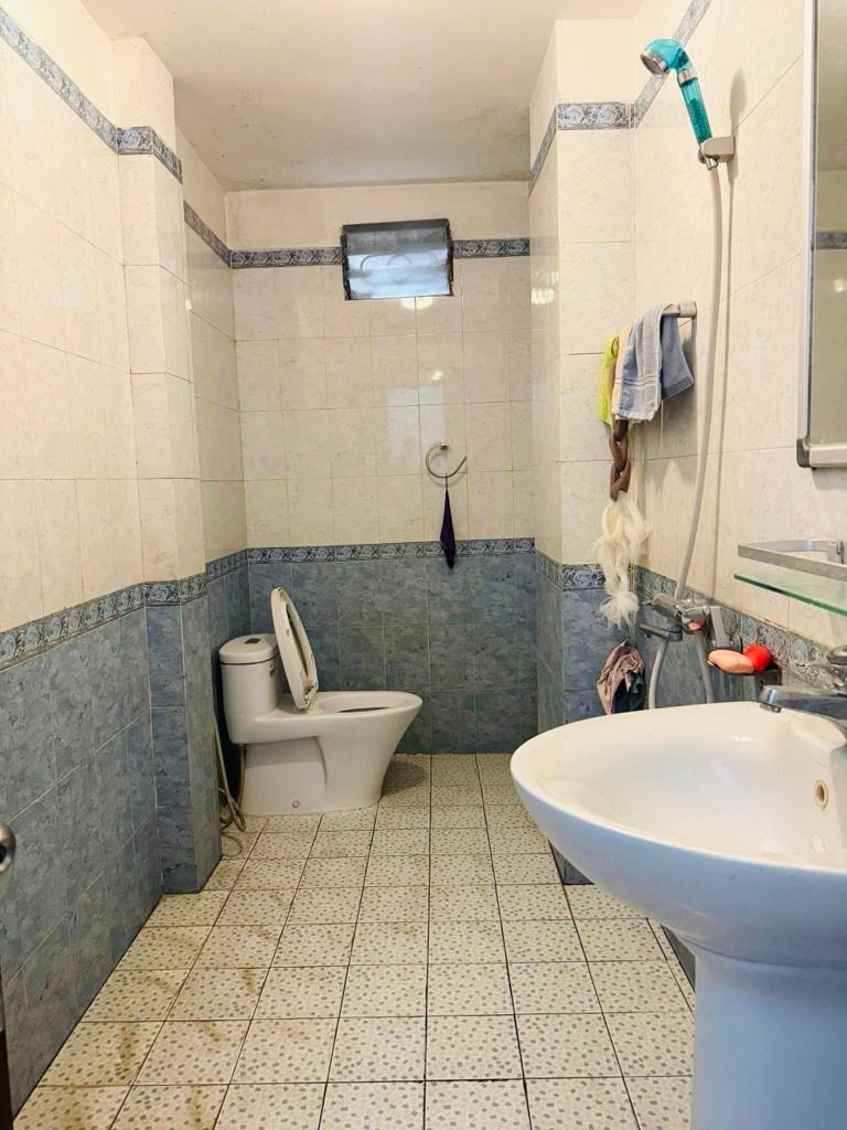 Bán nhà Đặng Trần Côn - diện tích 42.3m2 5 tầng - Nhà dân tự xây, mặt tiền rộng - giá 17,9 tỷ