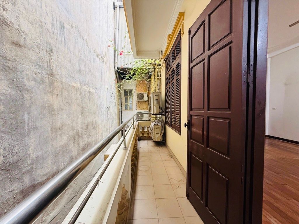 Bán nhà Đặng Trần Côn - diện tích 42.3m2 5 tầng - Nhà dân tự xây, mặt tiền rộng - giá 17,9 tỷ