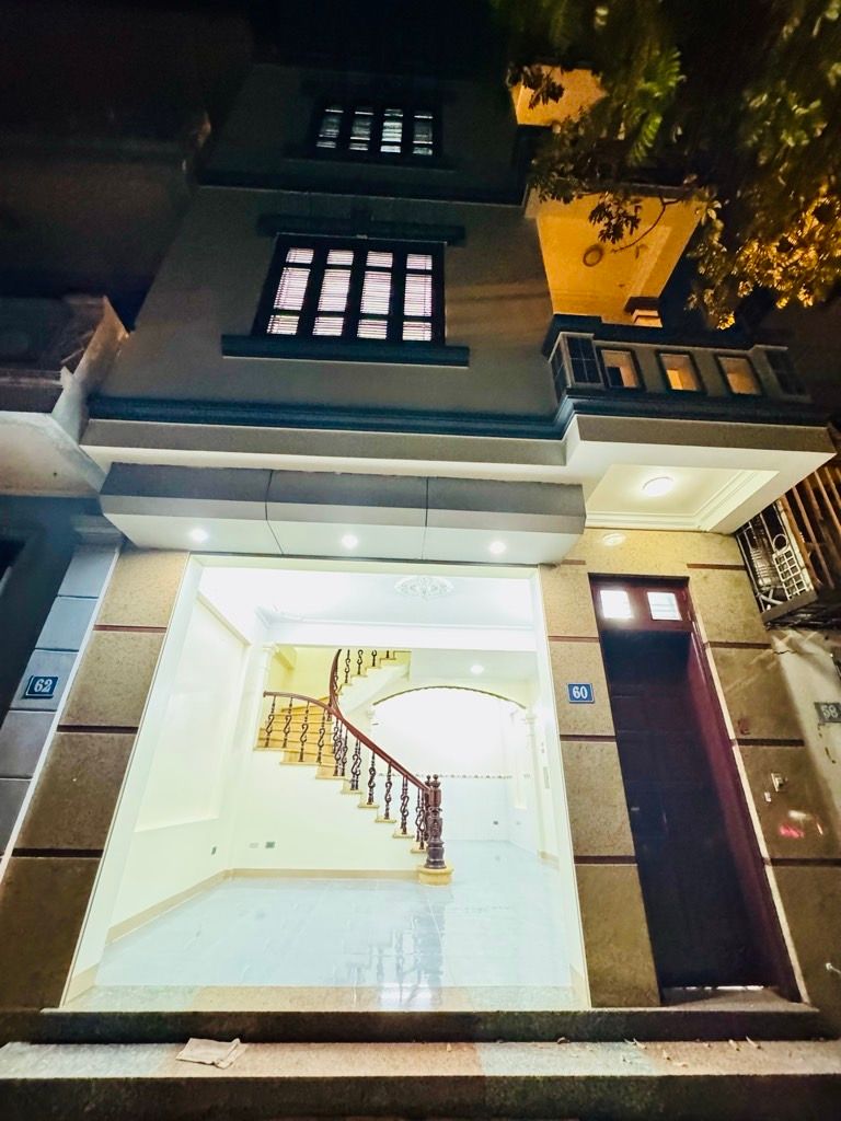 Bán nhà Yên Sở - diện tích 49,8m2 3 tầng - Ô tô tránh - giá 17,5 tỷ