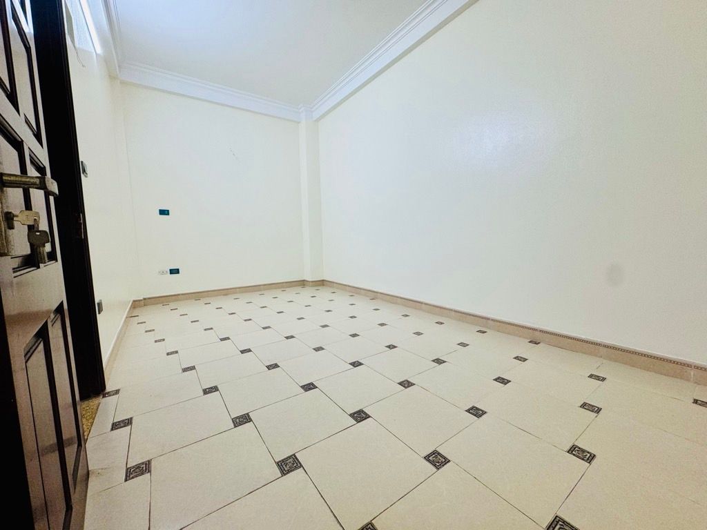 Bán nhà Yên Sở - diện tích 49,8m2 3 tầng - Ô tô tránh - giá 17,5 tỷ