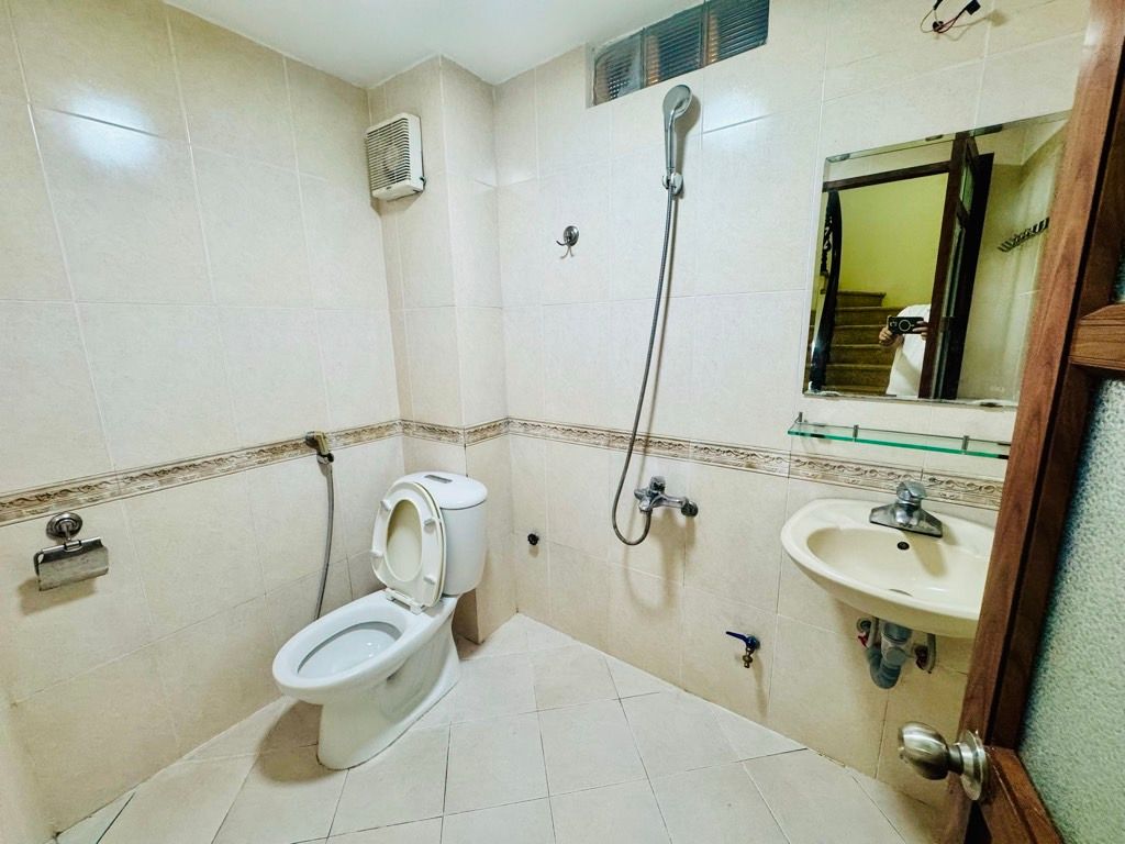 Bán nhà Yên Sở - diện tích 49,8m2 3 tầng - Ô tô tránh - giá 17,5 tỷ