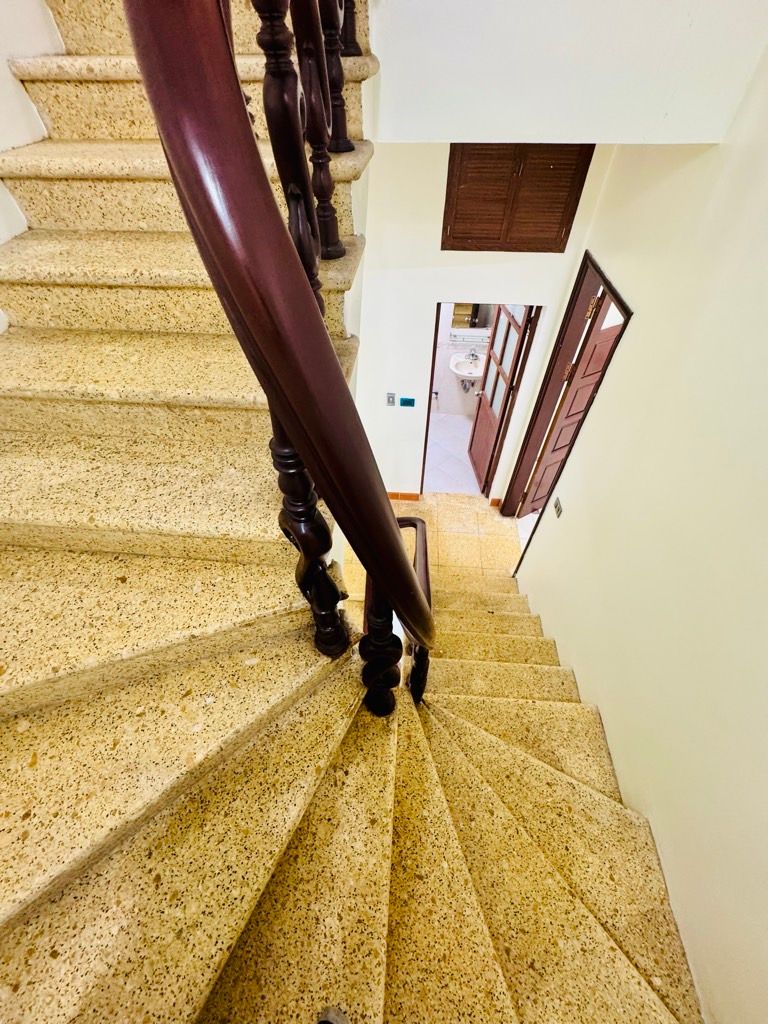 Bán nhà Yên Sở - diện tích 49,8m2 3 tầng - Ô tô tránh - giá 17,5 tỷ