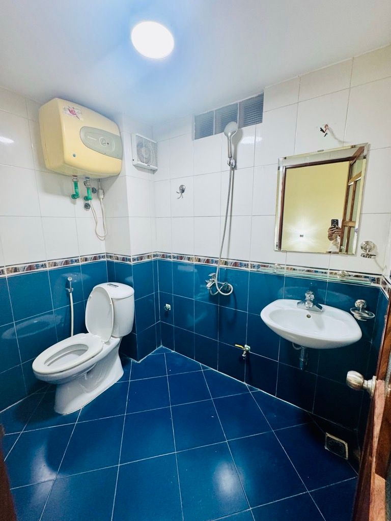 Bán nhà Yên Sở - diện tích 49,8m2 3 tầng - Ô tô tránh - giá 17,5 tỷ