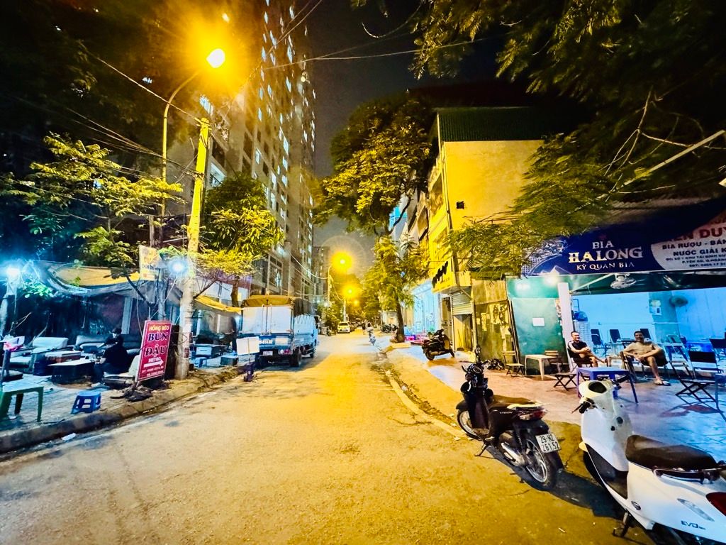 Bán nhà Yên Sở - diện tích 49,8m2 3 tầng - Ô tô tránh - giá 17,5 tỷ