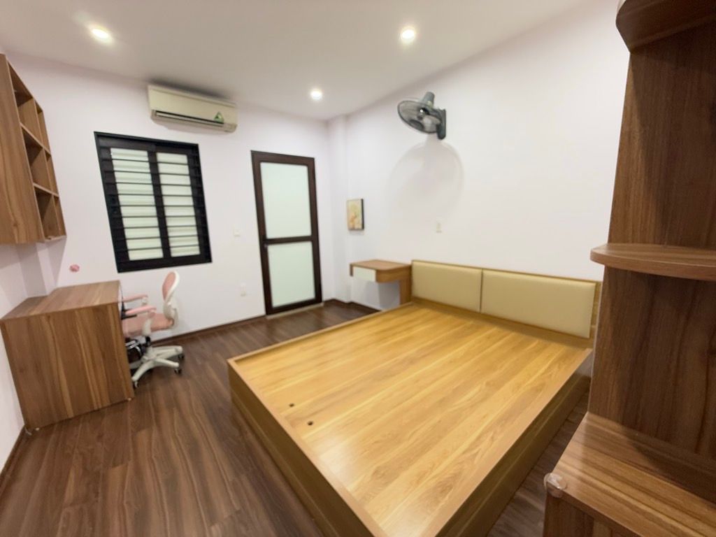 Bán nhà Tân Mai - diện tích 30m2 3 tầng - Ô TÔ TRÁNH - giá 6,1 tỷ