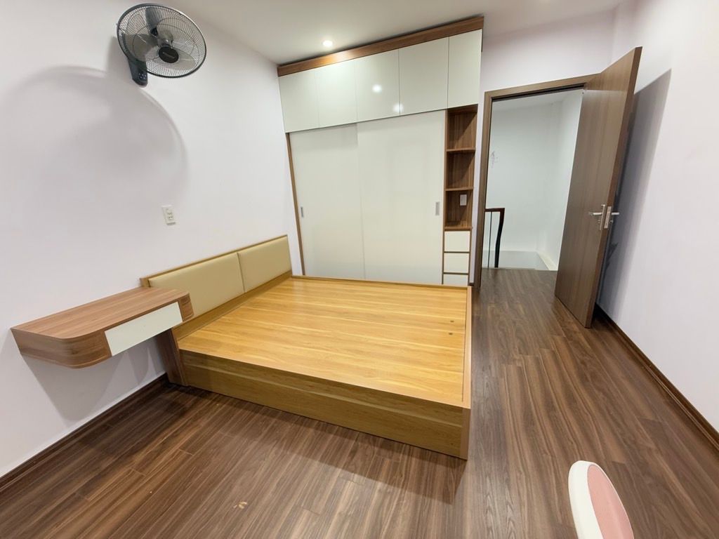 Bán nhà Tân Mai - diện tích 30m2 3 tầng - Ô TÔ TRÁNH - giá 6,1 tỷ