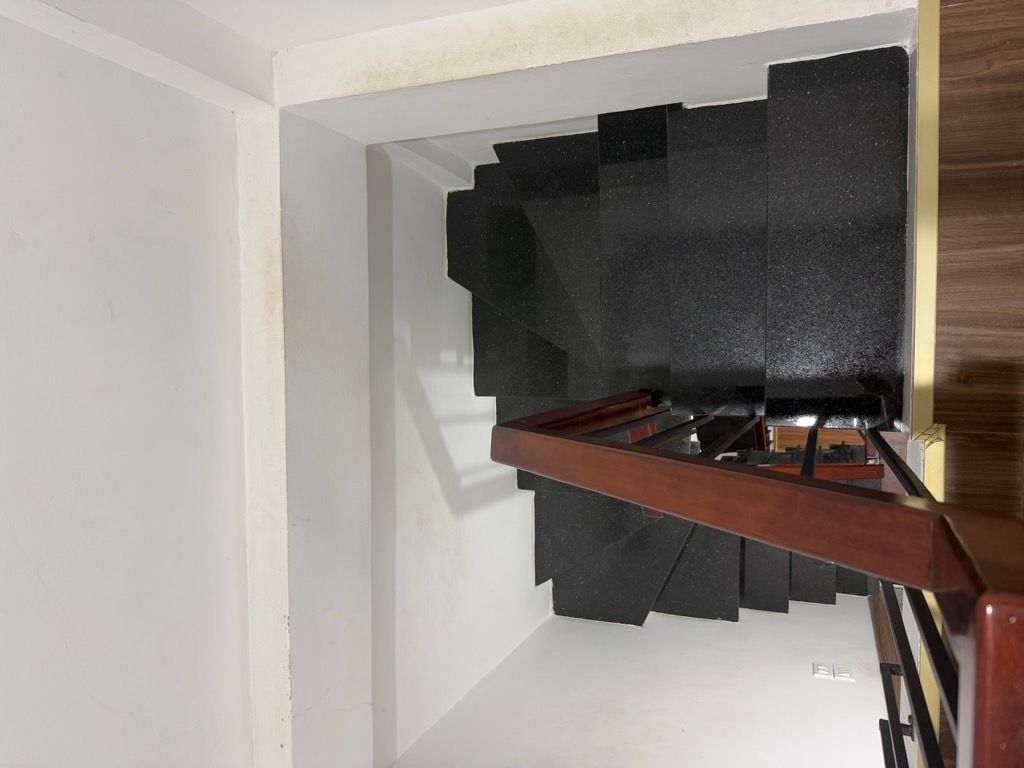 Bán nhà Tân Mai - diện tích 30m2 3 tầng - Ô TÔ TRÁNH - giá 6,1 tỷ