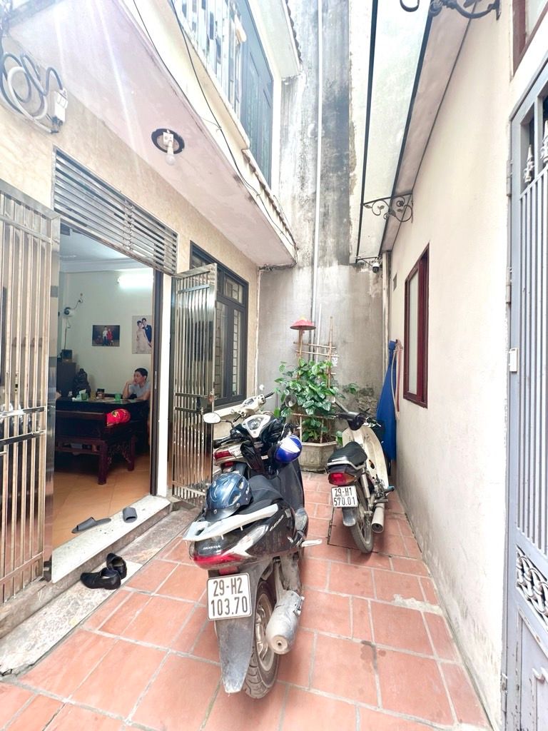 Bán nhà Minh Khai - diện tích 32m2 4 tầng - Ô tô tránh - giá 7,5 tỷ