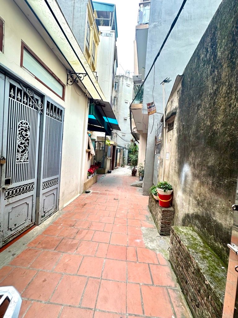 Bán nhà Minh Khai - diện tích 32m2 4 tầng - Ô tô tránh - giá 7,5 tỷ