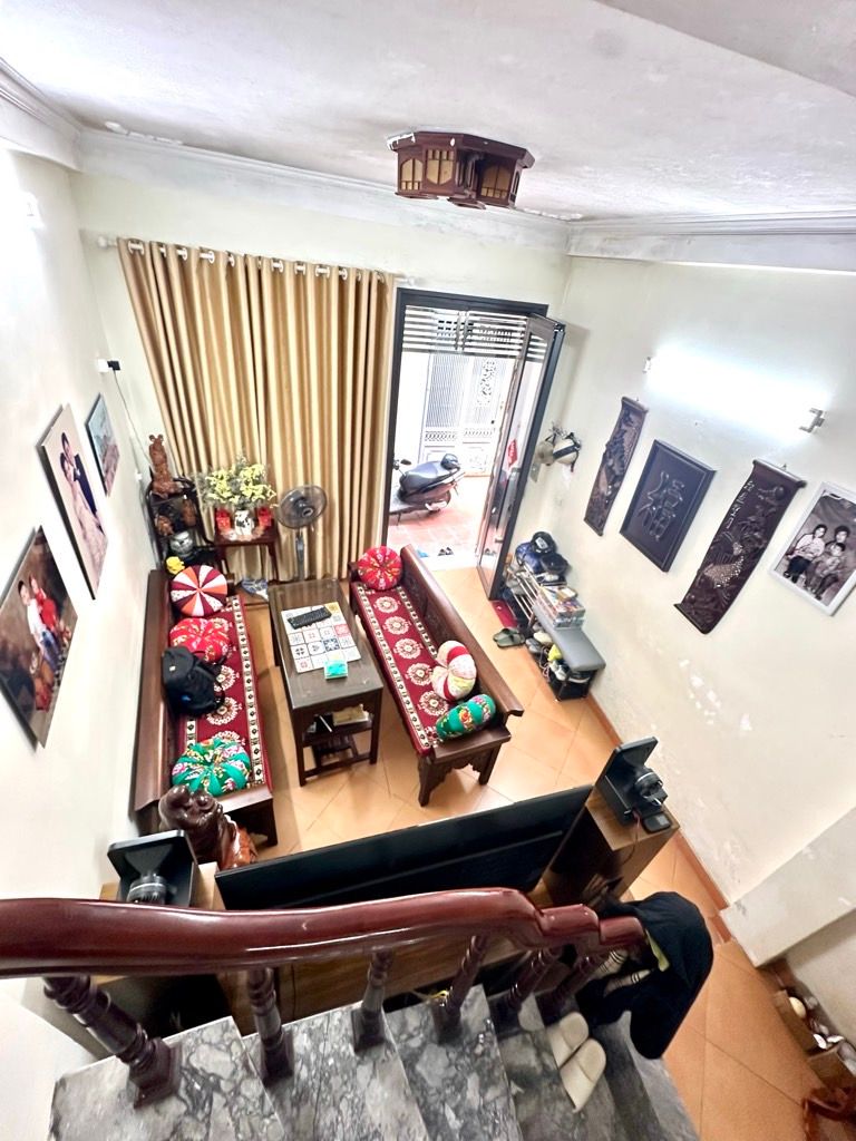 Bán nhà Minh Khai - diện tích 32m2 4 tầng - Ô tô tránh - giá 7,5 tỷ