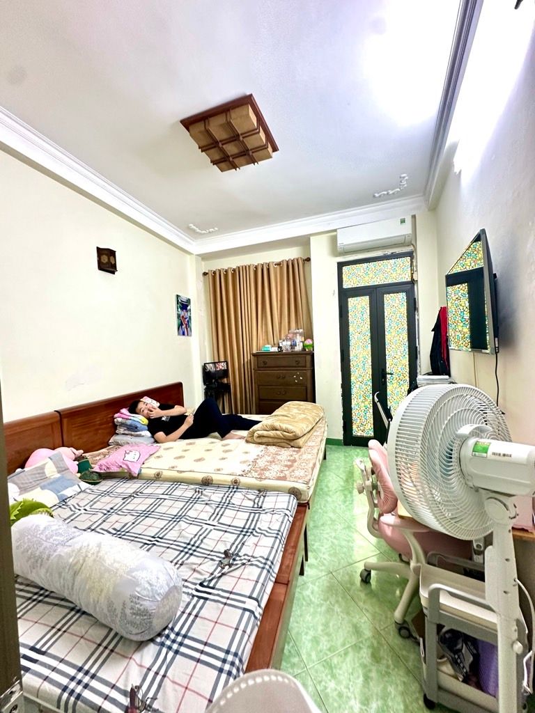 Bán nhà Minh Khai - diện tích 32m2 4 tầng - Ô tô tránh - giá 7,5 tỷ