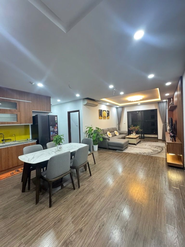 Bán nhà Đại Từ - diện tích 102m2 9 tầng - Căn hộ CC Eco Lake View - giá 9,4 tỷ